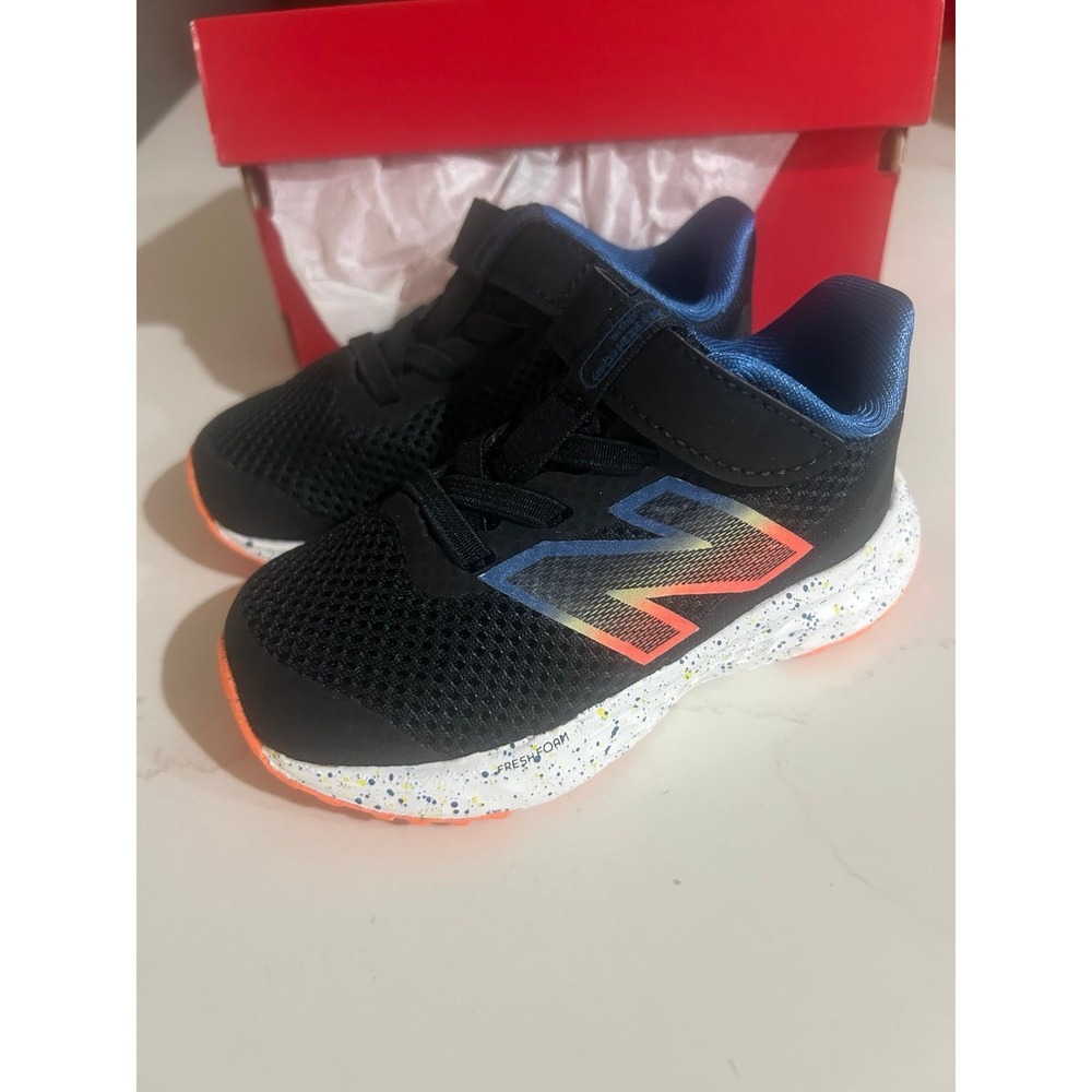 New in box!! Little Kids 5c New Balance Fresh Foam Arishi V4 Bungee Lace Shoes